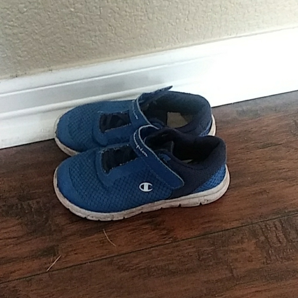 Shoes - Picture 2 of 3